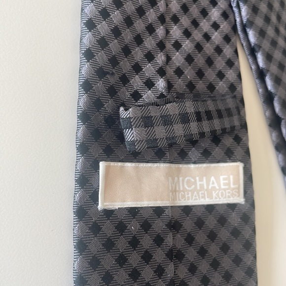 Michael Kors Black and Grey Plaid Silk Tie - Picture 5 of 10